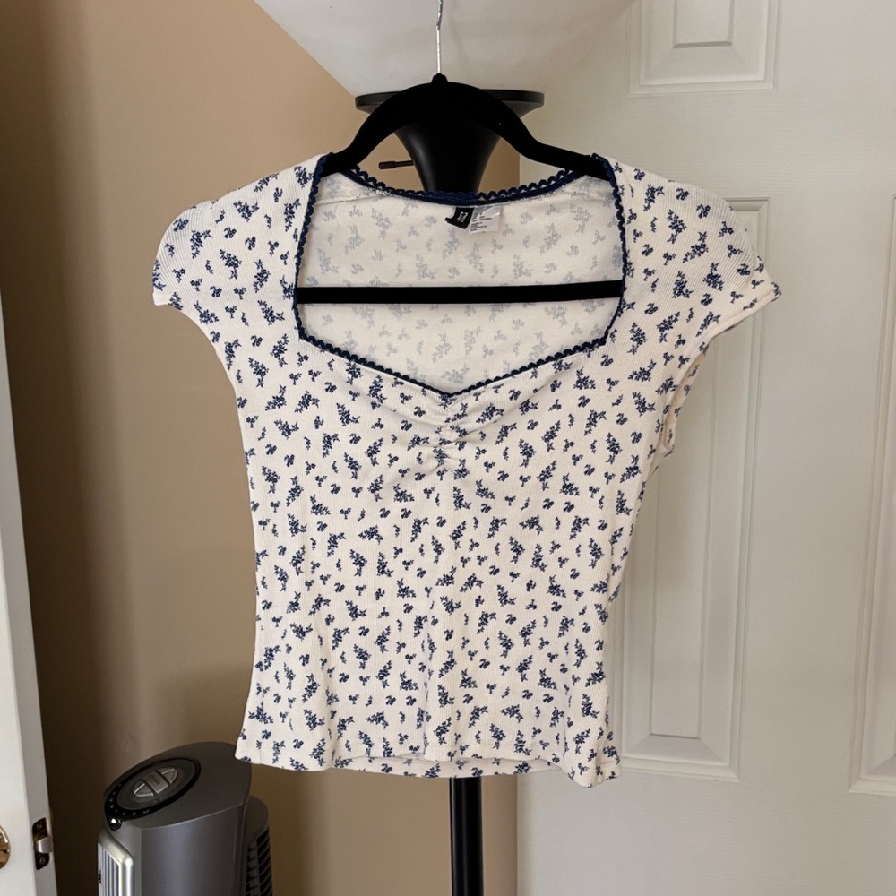 H&M White and Blue Floral Blouse